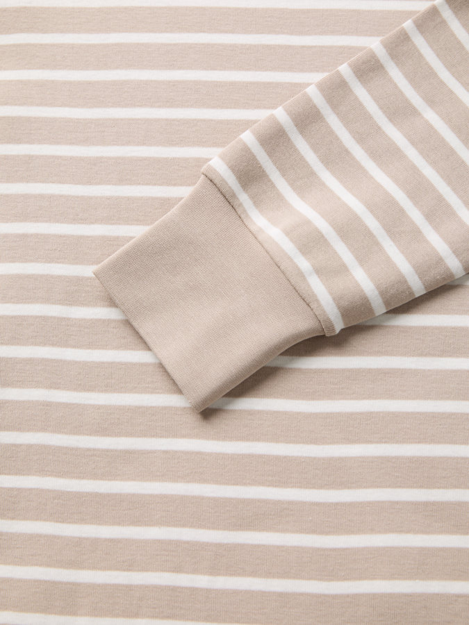 Vuxen nattlinne randigt Vuxen nattlinne randigt