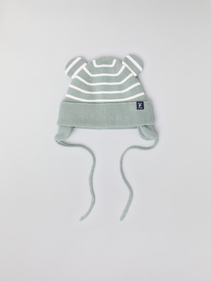 Stickad mössa med öron randig