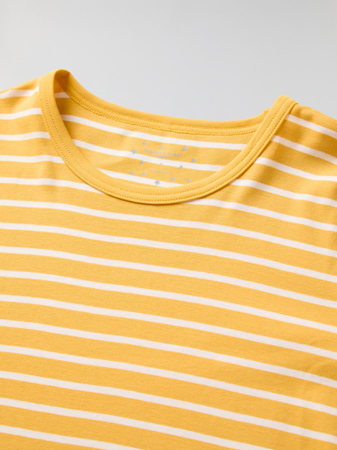 Vuxen nattlinne randigt Vuxen nattlinne randigt