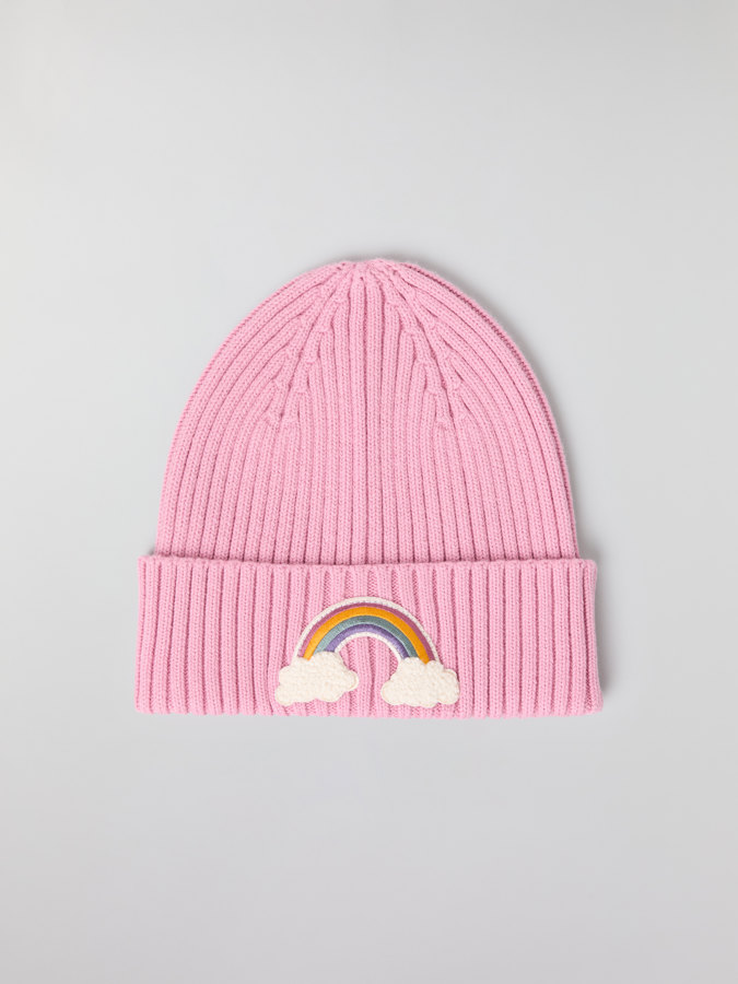 Ribbstickad mössa med applikation Ribbstickad mössa med applikation