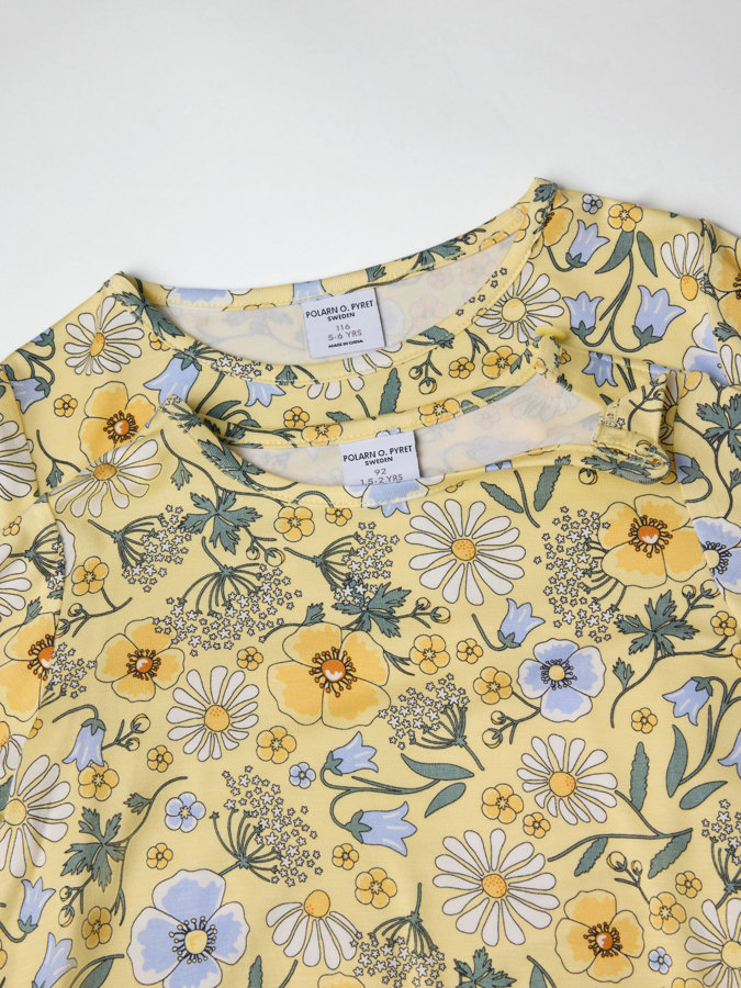 Långärmad topp blommor