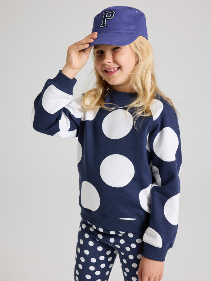 Keps med P-applikation Keps med P-applikation