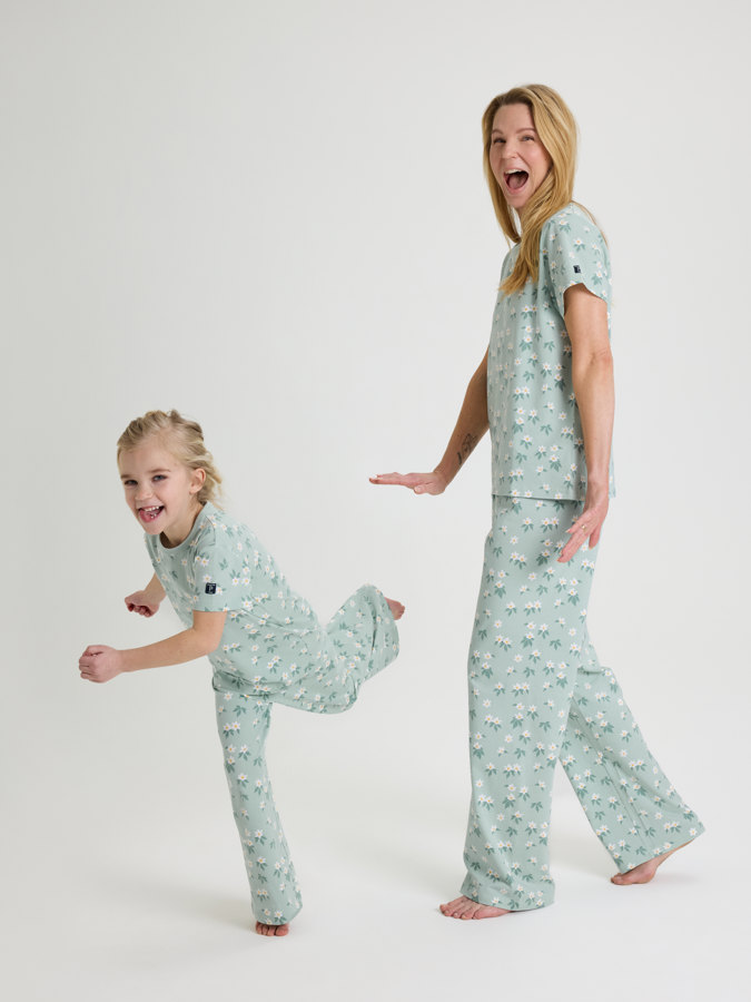 Kortärmad vuxen pyjamas blommor