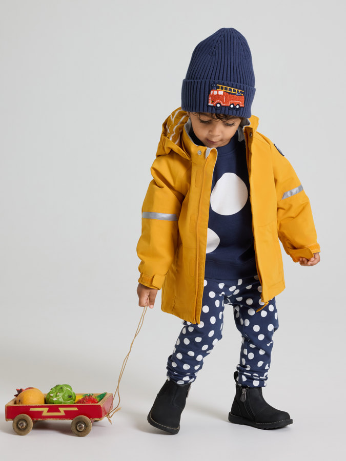 Ribbstickad mössa med applikation Ribbstickad mössa med applikation