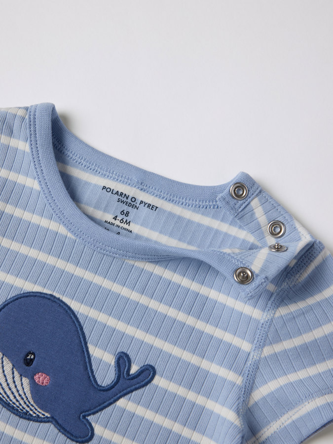 Kortärtmad body med applikation val