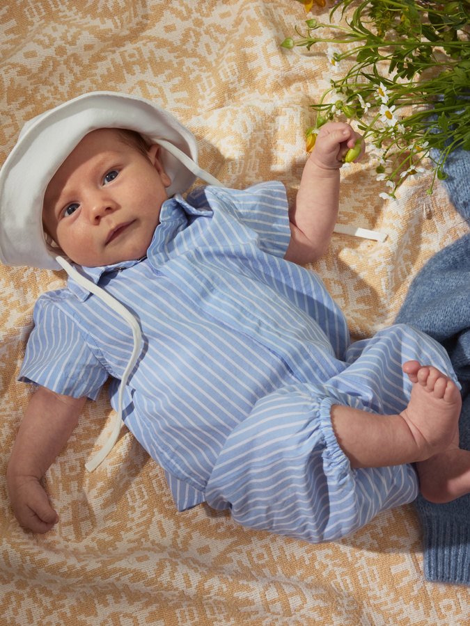 Set med skjorta och shorts Set med skjorta och shorts