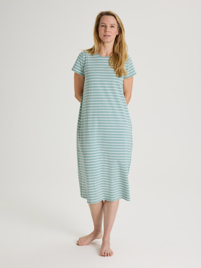 Kortärmat vuxen nattlinne randigt