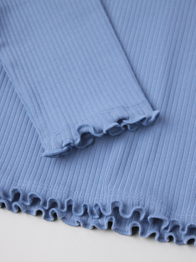 Ribbad långärmad topp