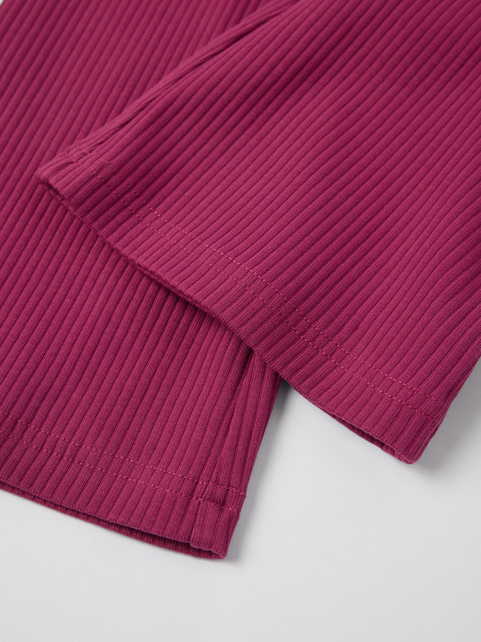 Ribbade leggings med utsvängda ben