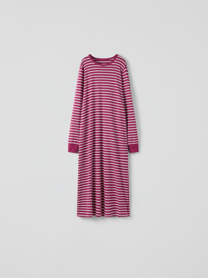 Vuxen nattlinne randigt Vuxen nattlinne randigt