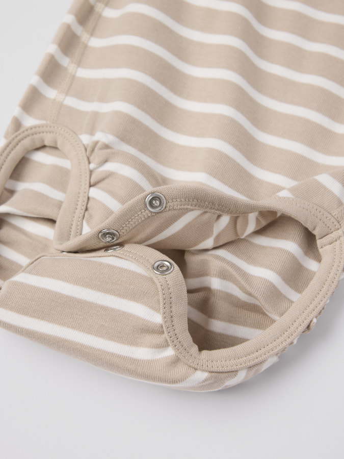 Body med omlottlagda axlar randig